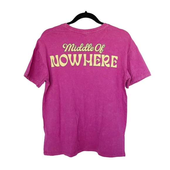 Middle of Nowhere NWOT Graphic Tee - Picture 2 of 4